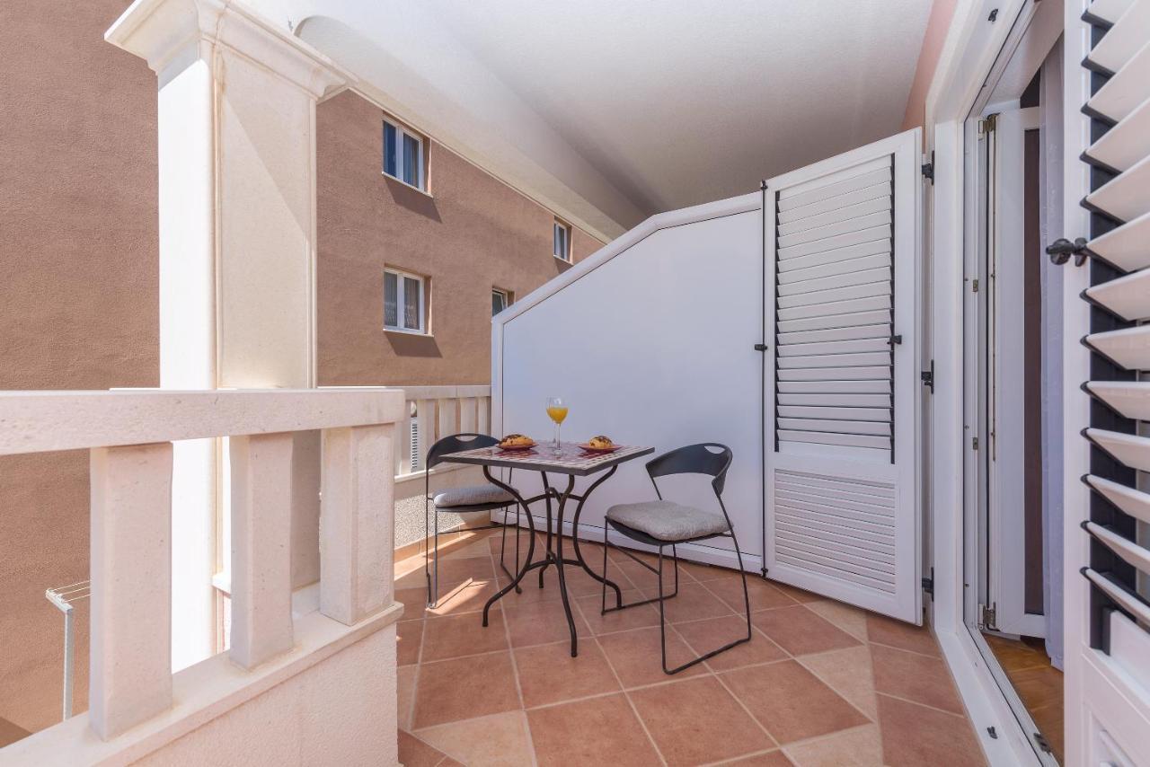 מאקרסקה Skiljini Dvori - Studio-Apartman 1 מראה חיצוני תמונה